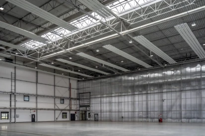 Górnośląskie Towarzystwo Lotnicze S.A. - Hangar serwisowy do obsługi samolotów.