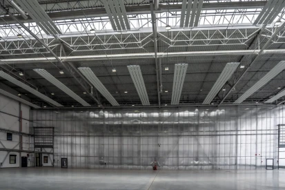 Górnośląskie Towarzystwo Lotnicze S.A. - Hangar serwisowy do obsługi samolotów.