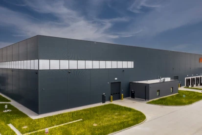 PGB Polska - <a href="https://www.promus.com.pl/en/offer/general-contracting/design-and-construction-steel-halls">Warehouse hall</a>
