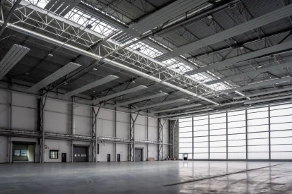 Górnośląskie Towarzystwo Lotnicze S.A. - Hangar serwisowy do obsługi samolotów.