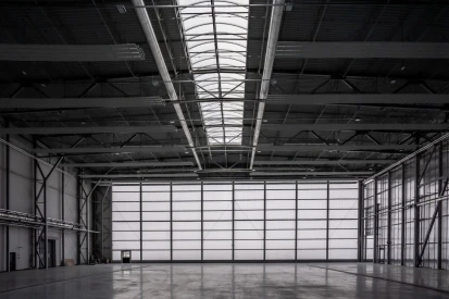 Górnośląskie Towarzystwo Lotnicze S.A. - Hangar serwisowy do obsługi samolotów.