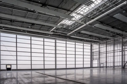 Górnośląskie Towarzystwo Lotnicze S.A. - Hangar serwisowy do obsługi samolotów.