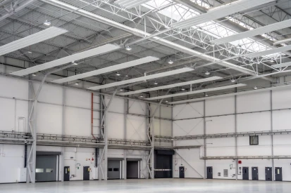 Górnośląskie Towarzystwo Lotnicze S.A. - Hangar serwisowy do obsługi samolotów.