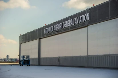 General Aviation - Hangar serwisowy do obsługi samolotów kodu A, B, C, a także śmigłowców.