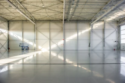 General Aviation - Hangar serwisowy do obsługi samolotów kodu A, B, C, a także śmigłowców.