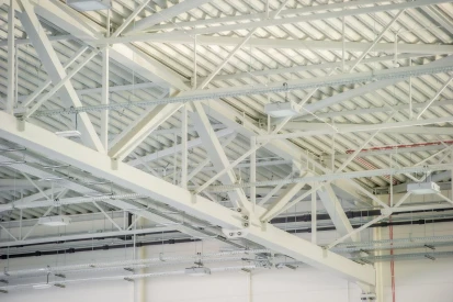 General Aviation - Hangar serwisowy do obsługi samolotów kodu A, B, C, a także śmigłowców.