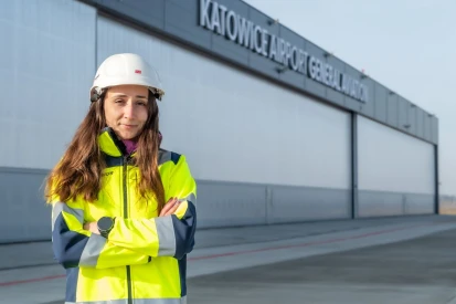 General Aviation - Hangar serwisowy do obsługi samolotów kodu A, B, C, a także śmigłowców.