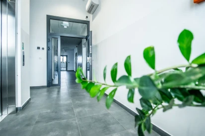 Śląskie Laboratoria Analityczne - Czterokondygnacyjny budynek o konstrukcji żelbetowej