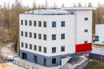 Śląskie Laboratoria Analityczne - Czterokondygnacyjny budynek o konstrukcji żelbetowej