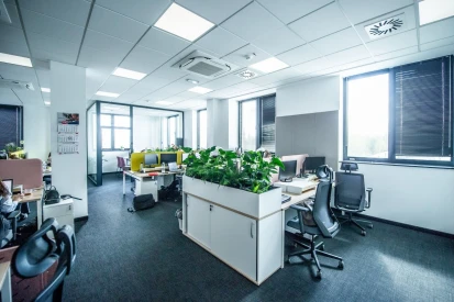 Śląskie Laboratoria Analityczne - Czterokondygnacyjny budynek o konstrukcji żelbetowej