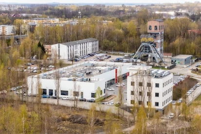 Śląskie Laboratoria Analityczne - Czterokondygnacyjny budynek o konstrukcji żelbetowej