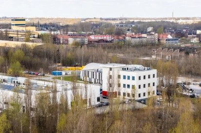 Śląskie Laboratoria Analityczne - Czterokondygnacyjny budynek o konstrukcji żelbetowej