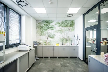 Śląskie Laboratoria Analityczne - Czterokondygnacyjny budynek o konstrukcji żelbetowej