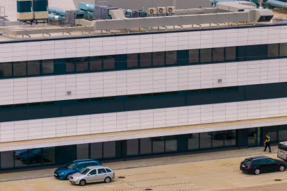 LU-VE Group - Hala magazynowa wraz z budynkiem biurowym
