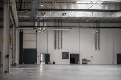 LU-VE Group - Hala magazynowa wraz z budynkiem biurowym
